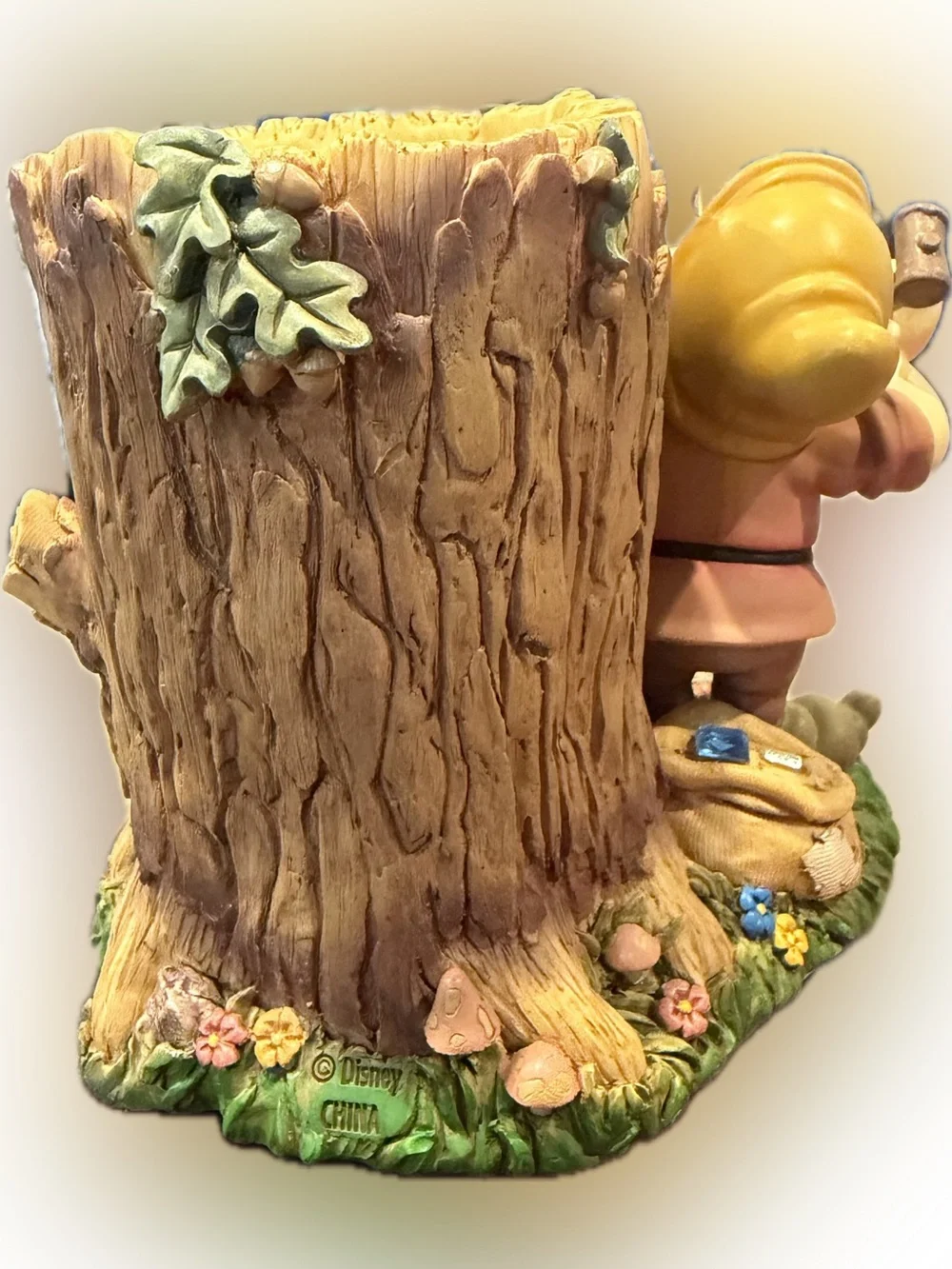 Vintage Disney Snow White & the Seven Dwarves Doc Pencil Holder And Clock